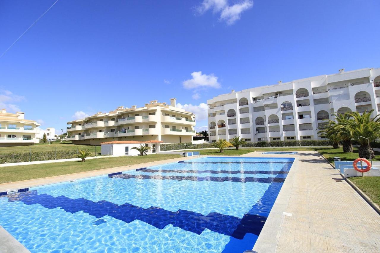 Ferienwohnung Armacao De Pera Brightness With Pool By Homing Exterior foto
