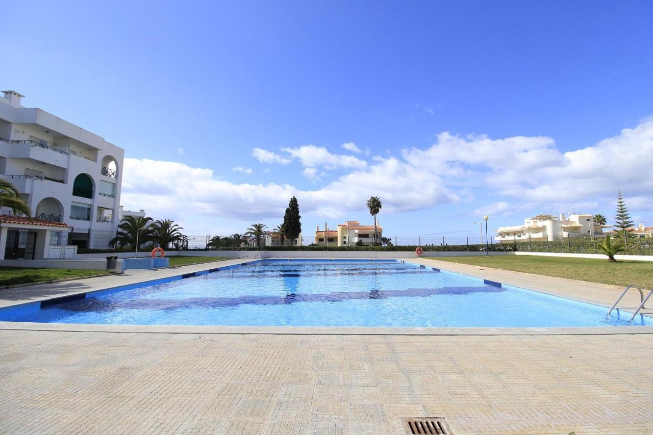 Ferienwohnung Armacao De Pera Brightness With Pool By Homing Exterior foto