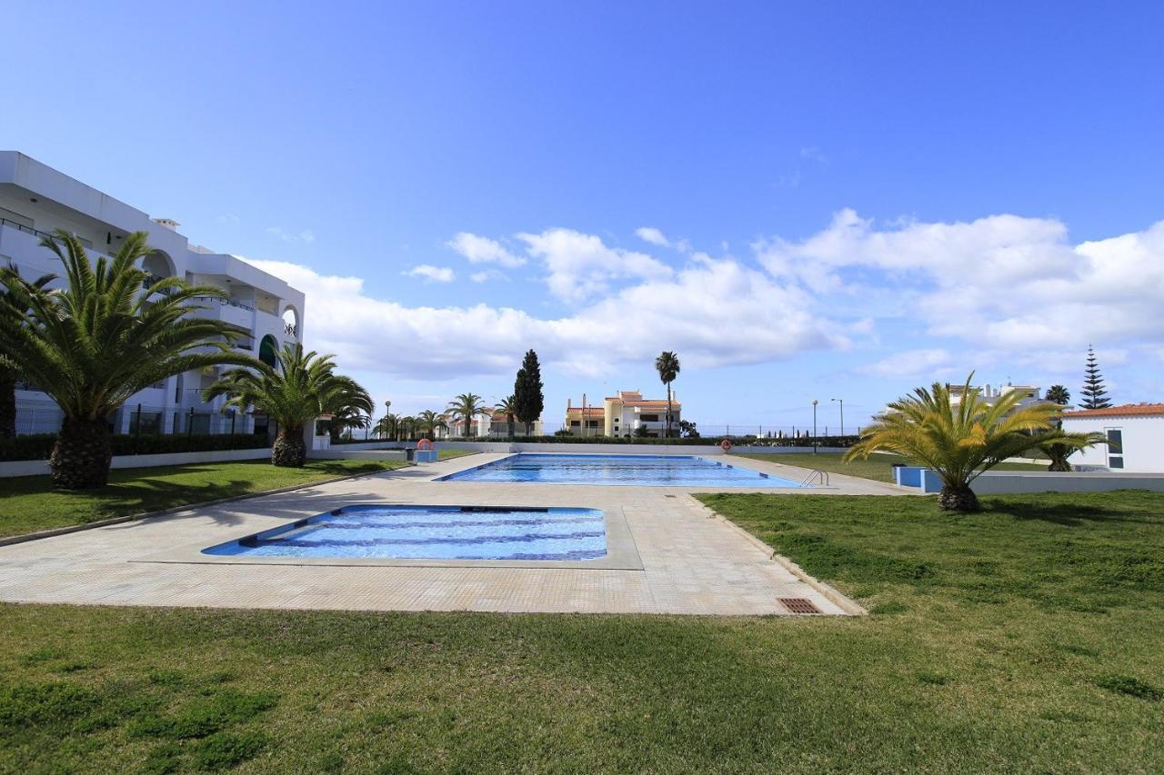 Ferienwohnung Armacao De Pera Brightness With Pool By Homing Exterior foto