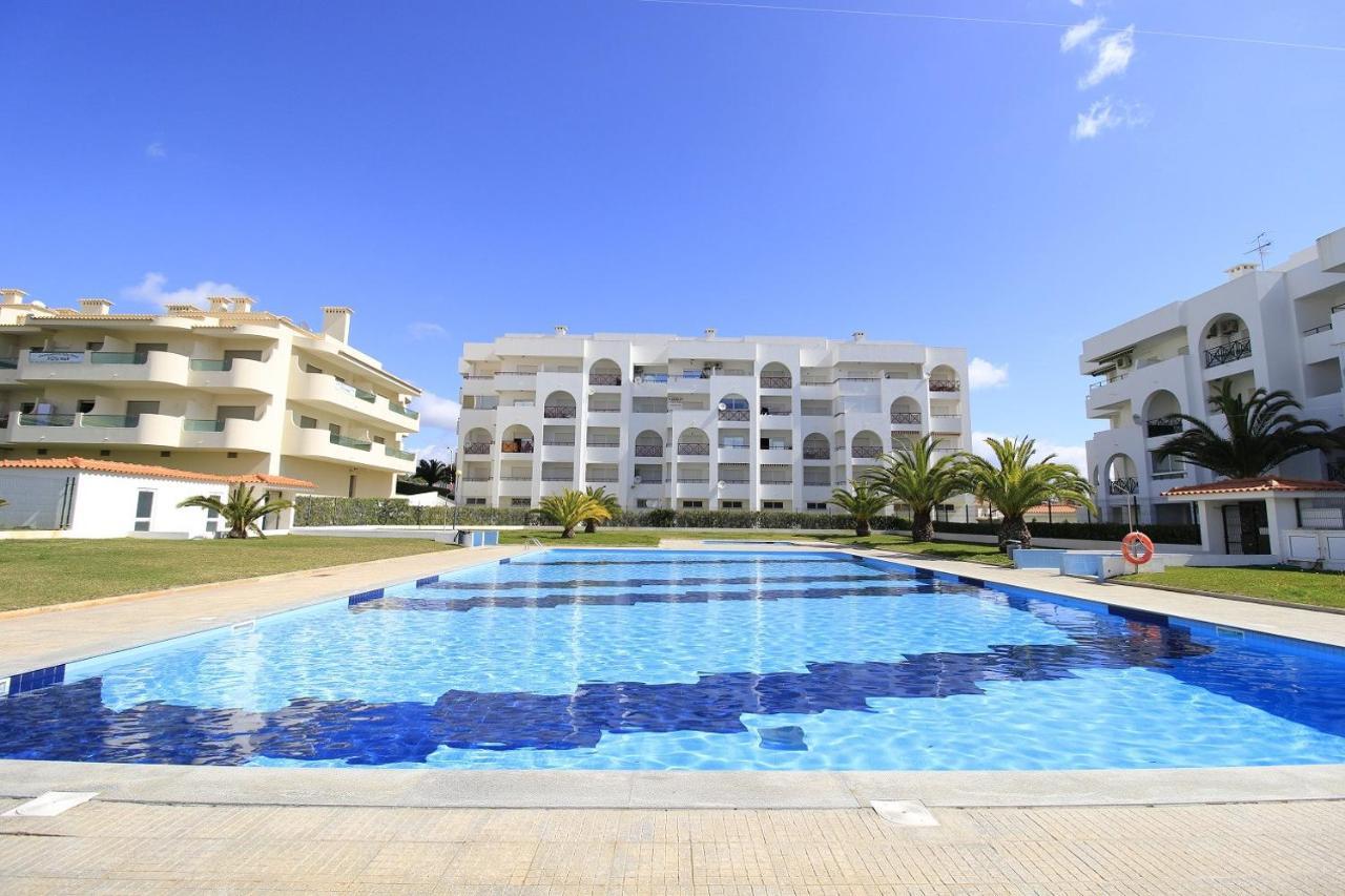Ferienwohnung Armacao De Pera Brightness With Pool By Homing Exterior foto