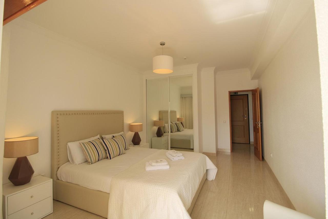 Ferienwohnung Armacao De Pera Brightness With Pool By Homing Exterior foto