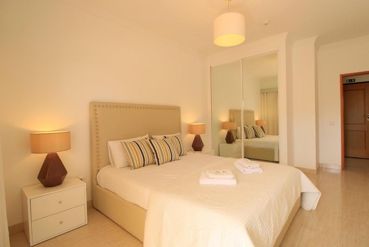 Ferienwohnung Armacao De Pera Brightness With Pool By Homing Exterior foto