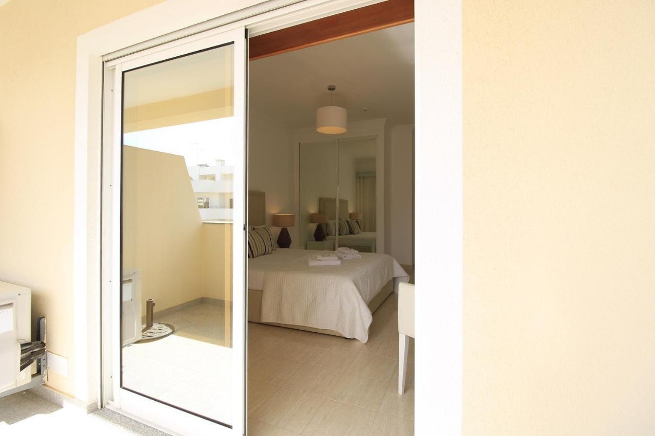 Ferienwohnung Armacao De Pera Brightness With Pool By Homing Exterior foto